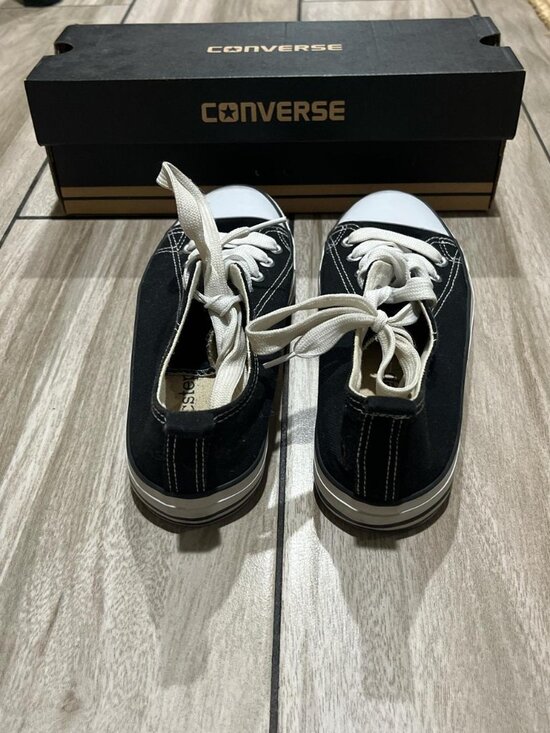 Converse - Picture 2 of 2